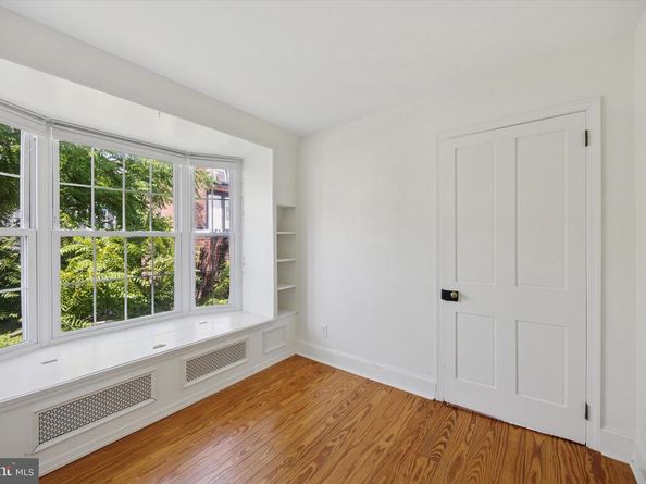 2123 Cypress Street, Philadelphia PA 19103