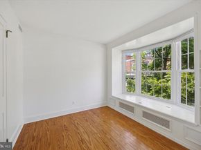 2123 Cypress Street, Philadelphia PA 19103