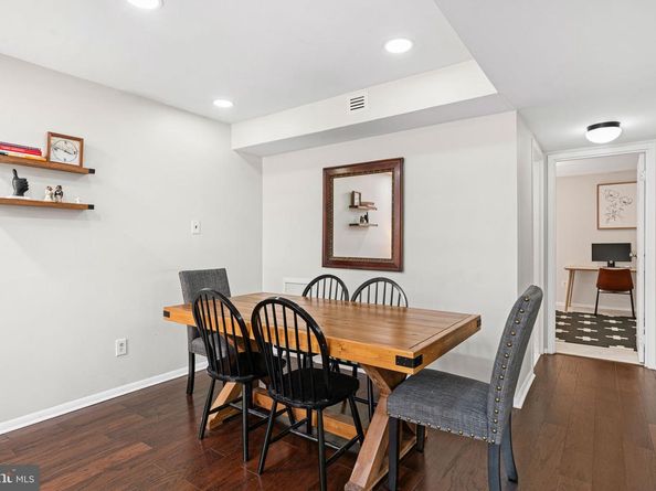 528 Manning Walk, Philadelphia PA 19106