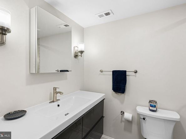 528 Manning Walk, Philadelphia PA 19106