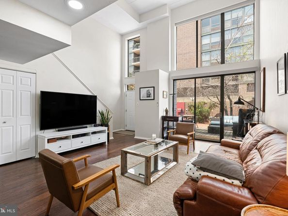 528 Manning Walk, Philadelphia PA 19106