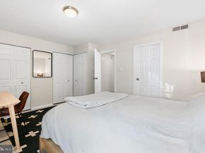 528 Manning Walk, Philadelphia PA 19106