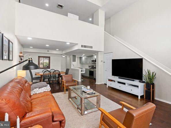 528 Manning Walk, Philadelphia PA 19106