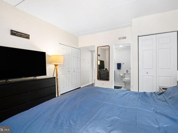 528 Manning Walk, Philadelphia PA 19106