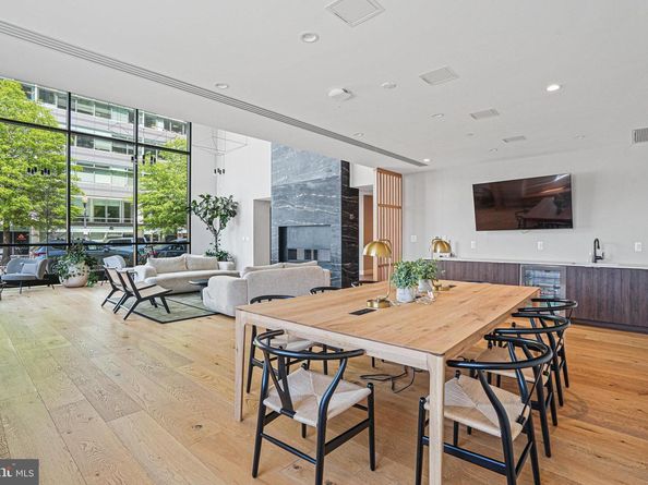 37 L Street SE 101, Washington DC 20003