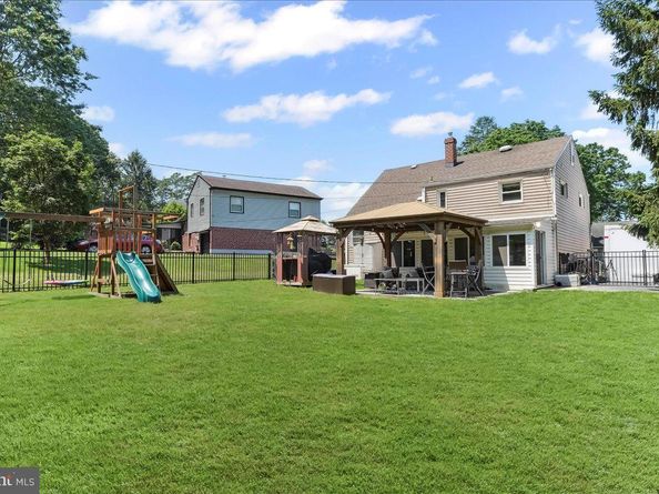 15 Pearson Drive, Springfield PA 19064