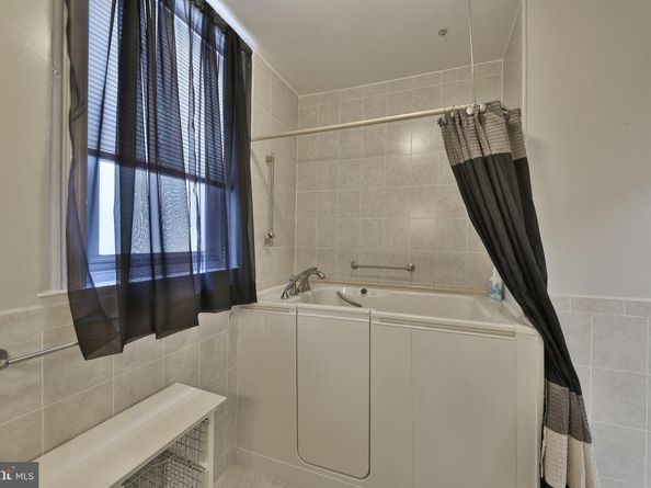 5331 Race Street, Philadelphia PA 19139