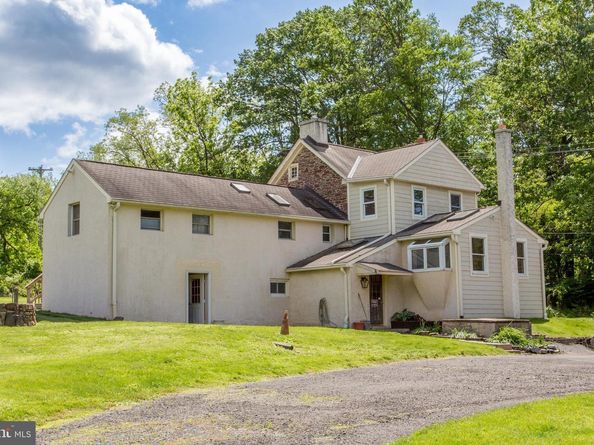 577 Sackettsford Road, Warminster PA 18974
