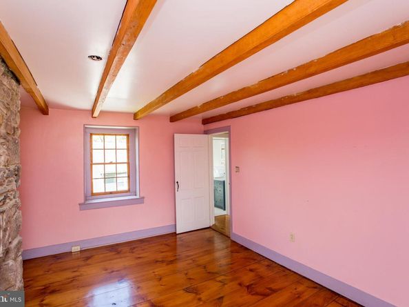 577 Sackettsford Road, Warminster PA 18974