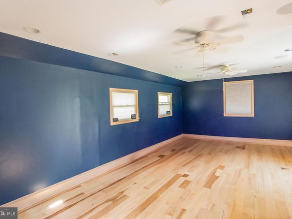 577 Sackettsford Road, Warminster PA 18974