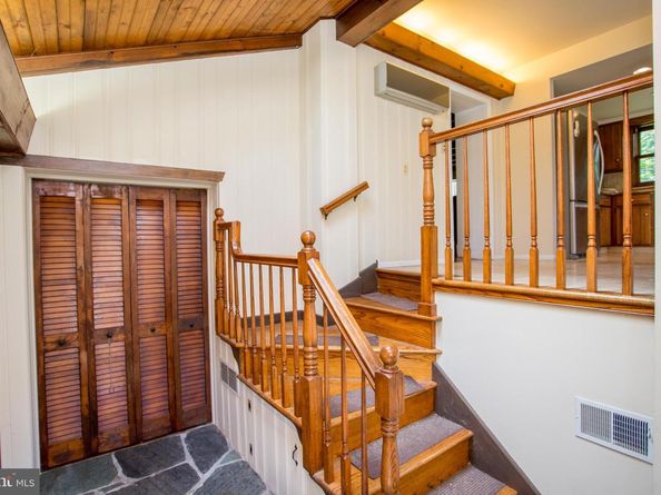 577 Sackettsford Road, Warminster PA 18974