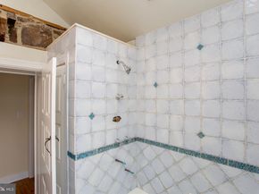 577 Sackettsford Road, Warminster PA 18974