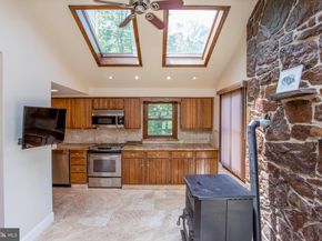 577 Sackettsford Road, Warminster PA 18974