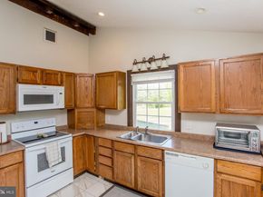 577 Sackettsford Road, Warminster PA 18974