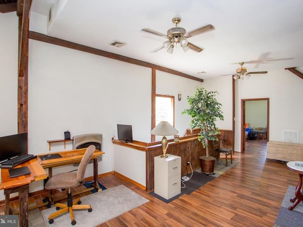 577 Sackettsford Road, Warminster PA 18974