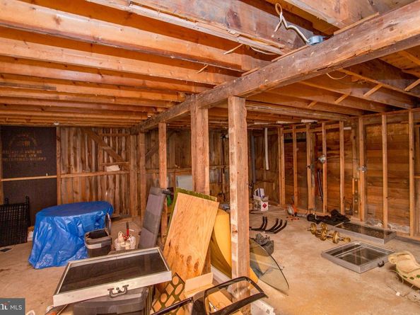 577 Sackettsford Road, Warminster PA 18974