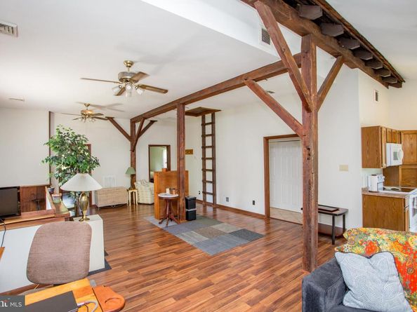 577 Sackettsford Road, Warminster PA 18974