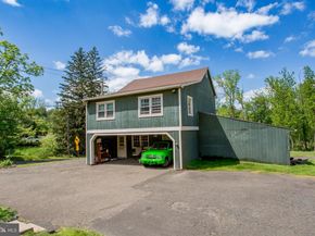 577 Sackettsford Road, Warminster PA 18974