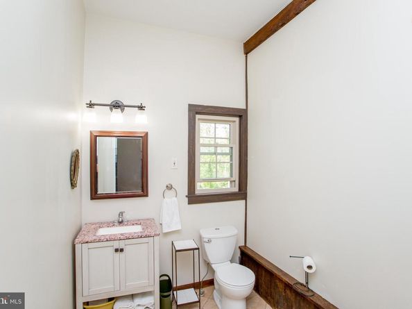 577 Sackettsford Road, Warminster PA 18974