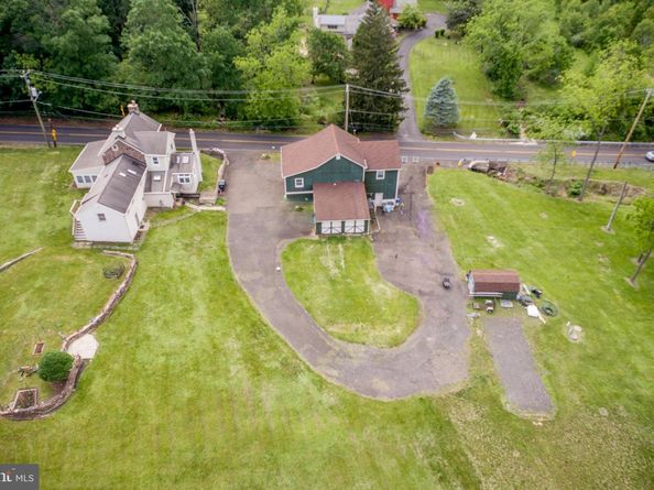 577 Sackettsford Road, Warminster PA 18974