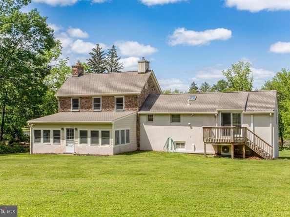 577 Sackettsford Road, Warminster PA 18974