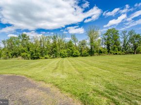 577 Sackettsford Road, Warminster PA 18974