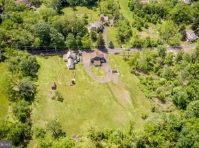 577 Sackettsford Road, Warminster PA 18974