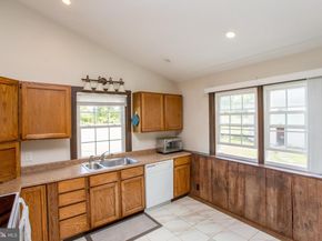 577 Sackettsford Road, Warminster PA 18974