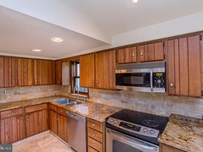 577 Sackettsford Road, Warminster PA 18974