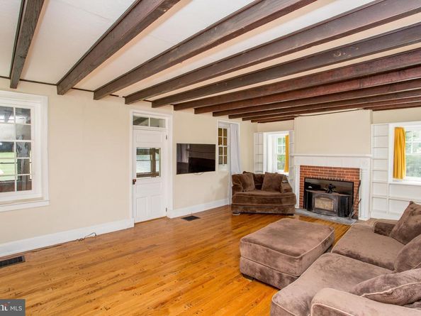 577 Sackettsford Road, Warminster PA 18974
