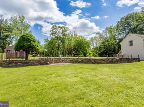 577 Sackettsford Road, Warminster PA 18974