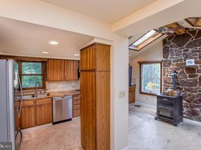 577 Sackettsford Road, Warminster PA 18974