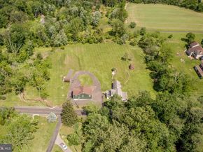577 Sackettsford Road, Warminster PA 18974