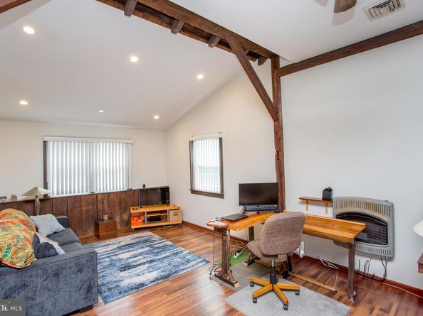 577 Sackettsford Road, Warminster PA 18974