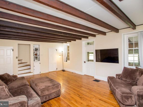 577 Sackettsford Road, Warminster PA 18974