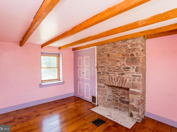 577 Sackettsford Road, Warminster PA 18974