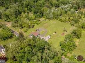 577 Sackettsford Road, Warminster PA 18974