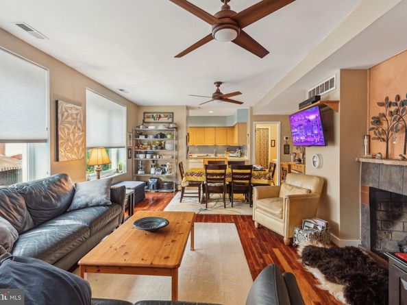 1010 Catharine Street, Philadelphia PA 19147
