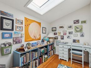 1010 Catharine Street, Philadelphia PA 19147