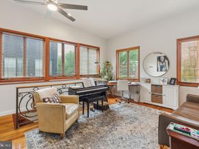 1010 Catharine Street, Philadelphia PA 19147