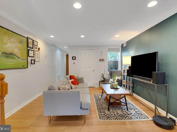 419 N Budd Street, Philadelphia PA 19104