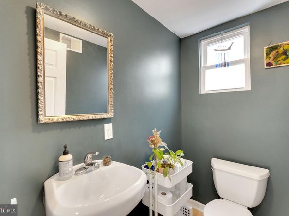 419 N Budd Street, Philadelphia PA 19104