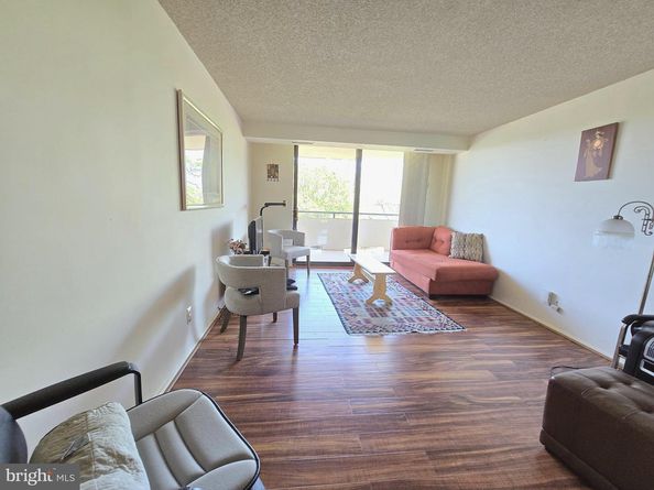 1800 Old Meadow Road 303, Mclean VA 22102