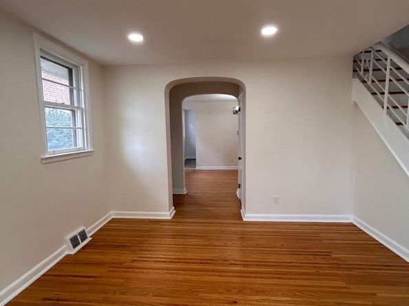 1114 Brighton, Philadelphia PA 19111