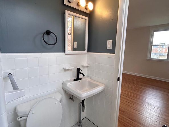 1114 Brighton, Philadelphia PA 19111