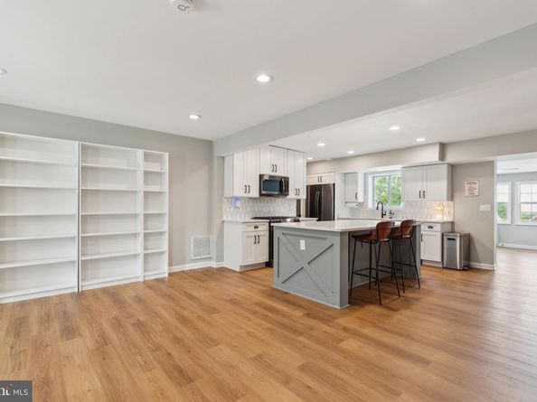 2425 Skyland Place SE, Washington DC 20020