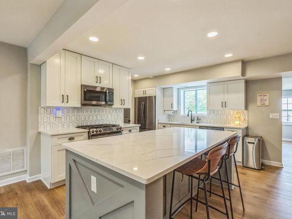 2425 Skyland Place SE, Washington DC 20020
