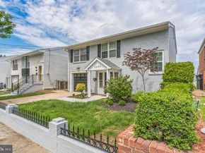 2425 Skyland Place SE, Washington DC 20020