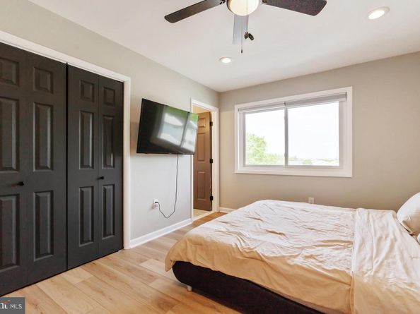 2425 Skyland Place SE, Washington DC 20020