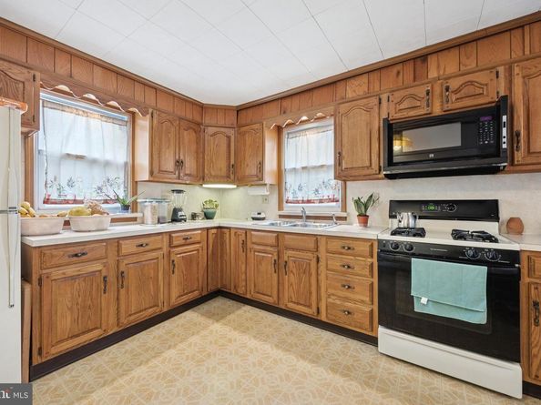 668 Hutchinson Terrace, Holmes PA 19043